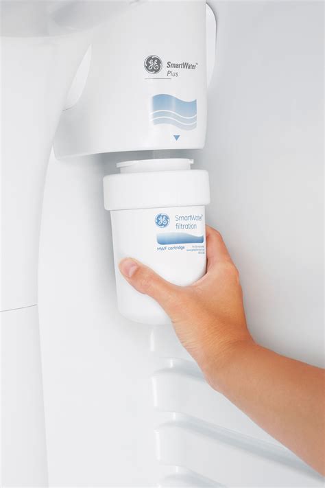 The newly redesigned Aqua-Fresh WF425 features rounded edges and an enhanced key bridge for optimal fit. . Refrigerator water filter replacement